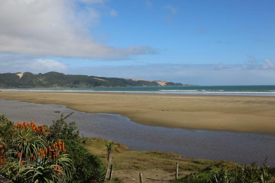 Gems Seaside Lodge อาฮิพารา ภายนอก รูปภาพ