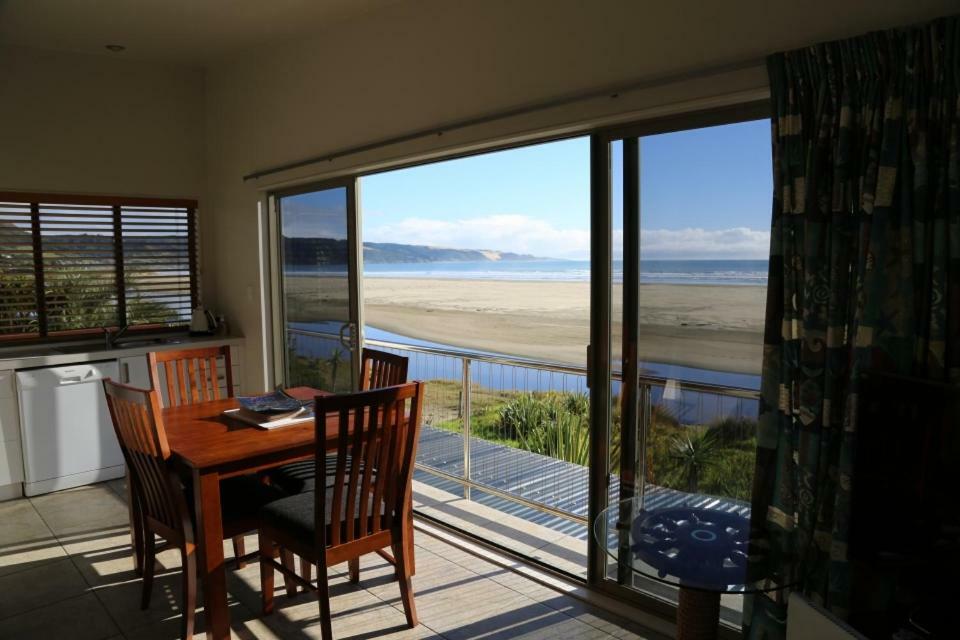 Gems Seaside Lodge อาฮิพารา ภายนอก รูปภาพ