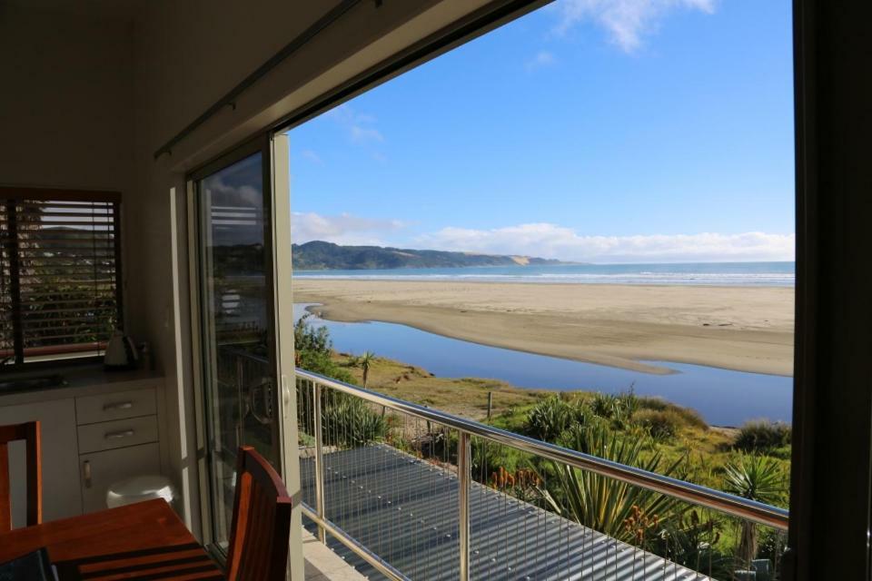 Gems Seaside Lodge อาฮิพารา ภายนอก รูปภาพ